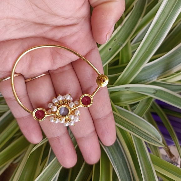 Handmade contemporary gold platted stone studded earrings - Picture 7 of 9